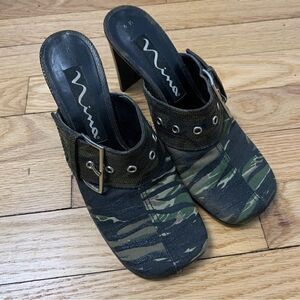 Nima size 6 camo heels